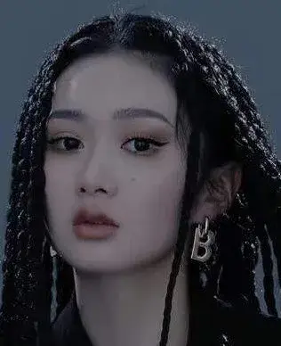 بیوگرافی Zhou Rong Qian