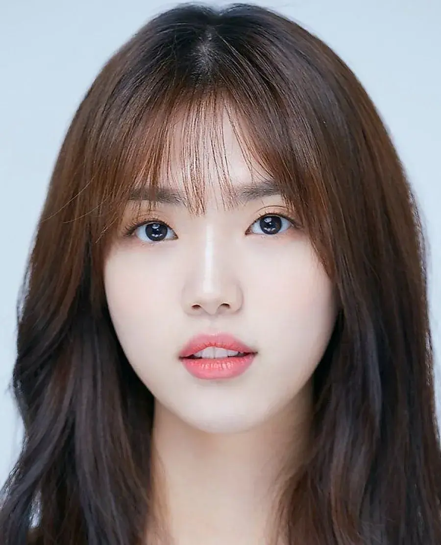 بیوگرافی Yoon Seo Ah