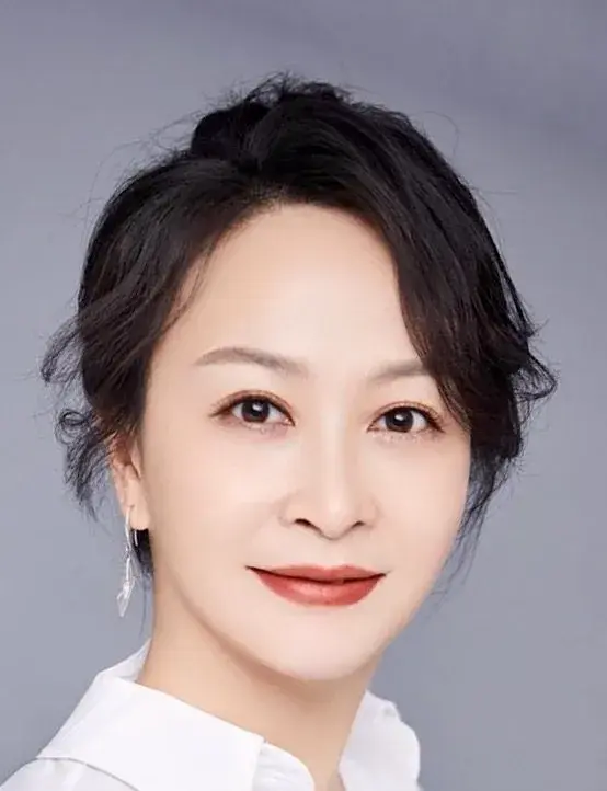 بیوگرافی Wang Yi Jun