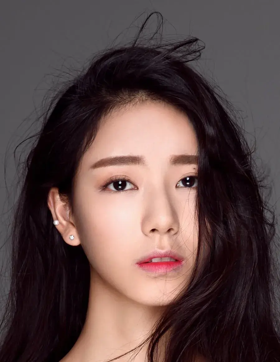 بیوگرافی Xin Rui Qi