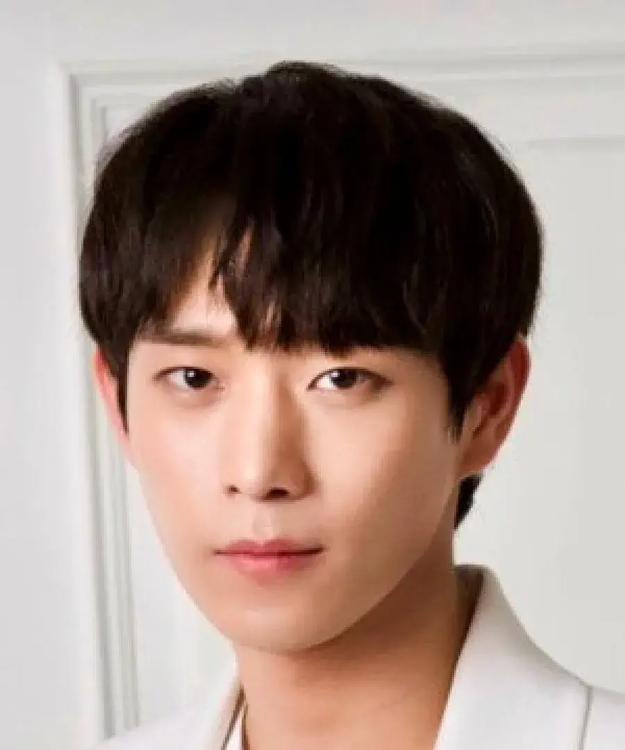 بیوگرافی Kim Young Dae