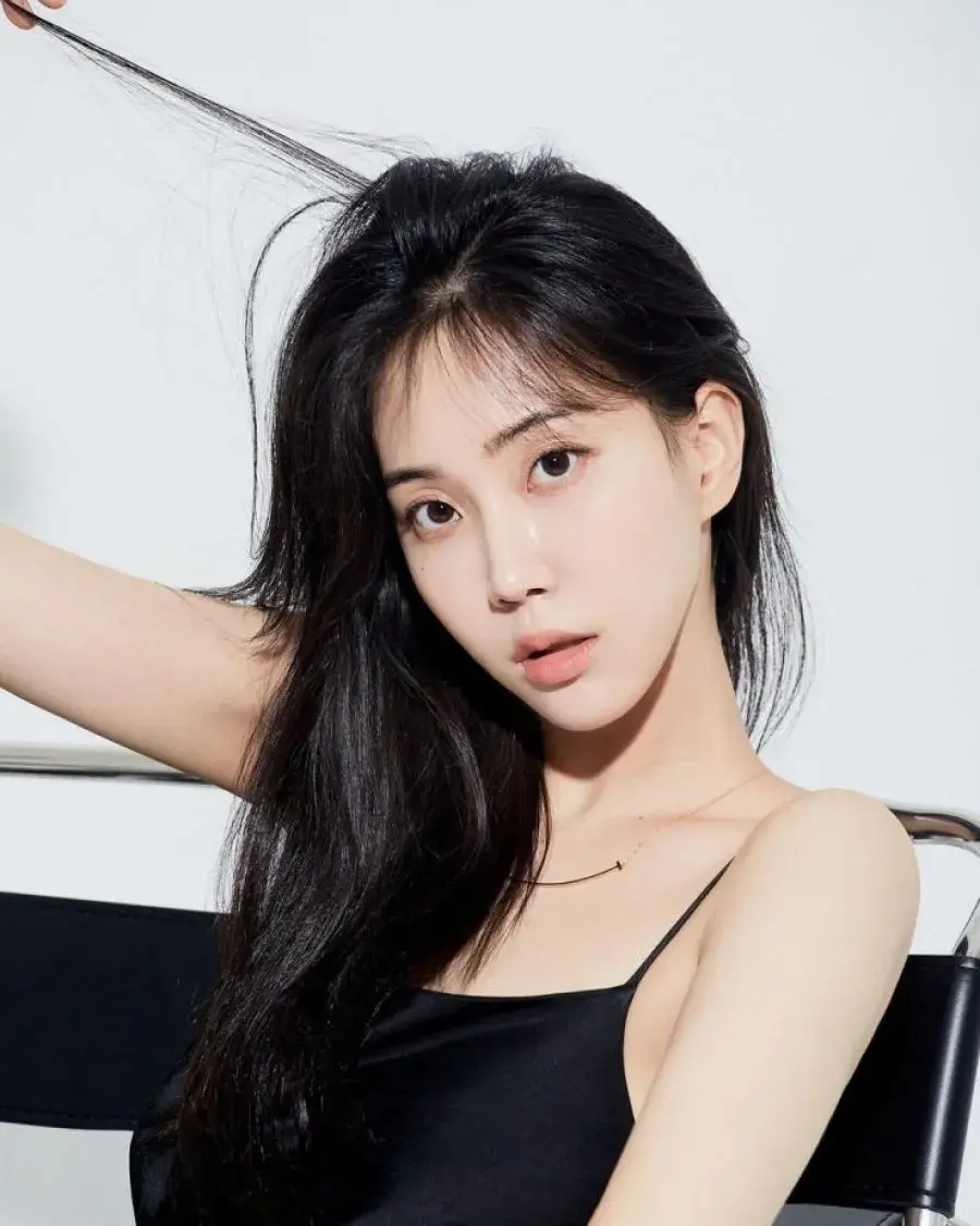 بیوگرافی Seo Ye Ri