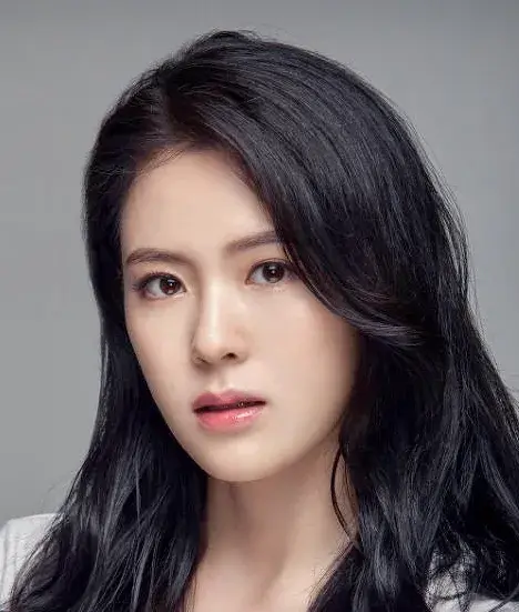 بیوگرافی Lee Min Ryung