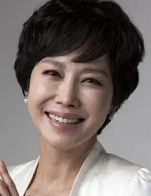 بیوگرافی Ji Seo Young