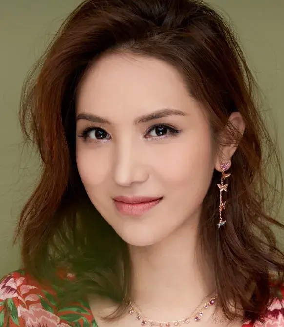 بیوگرافی Huang Ni Na
