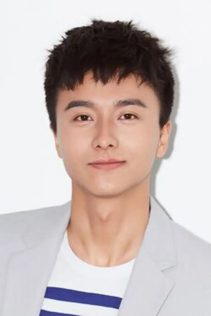 بیوگرافی Wang Zhen