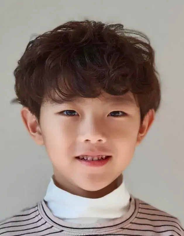 بیوگرافی Choi Yoon Woo