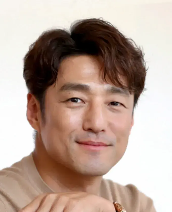 بیوگرافی Ji Jin Hee