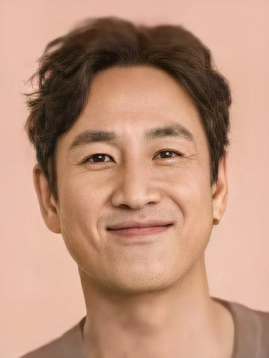 بیوگرافی Lee Sun Kyun