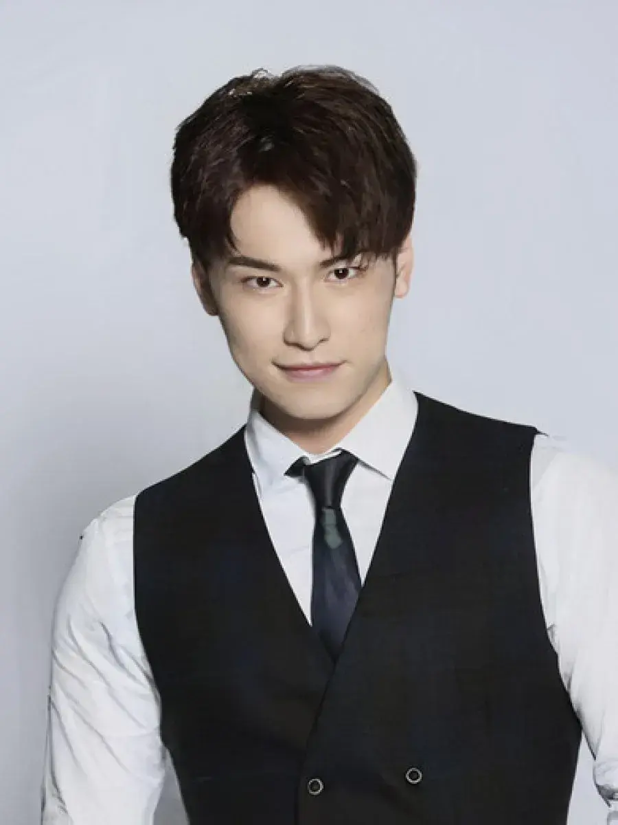 بیوگرافی Guo Zhen Yu