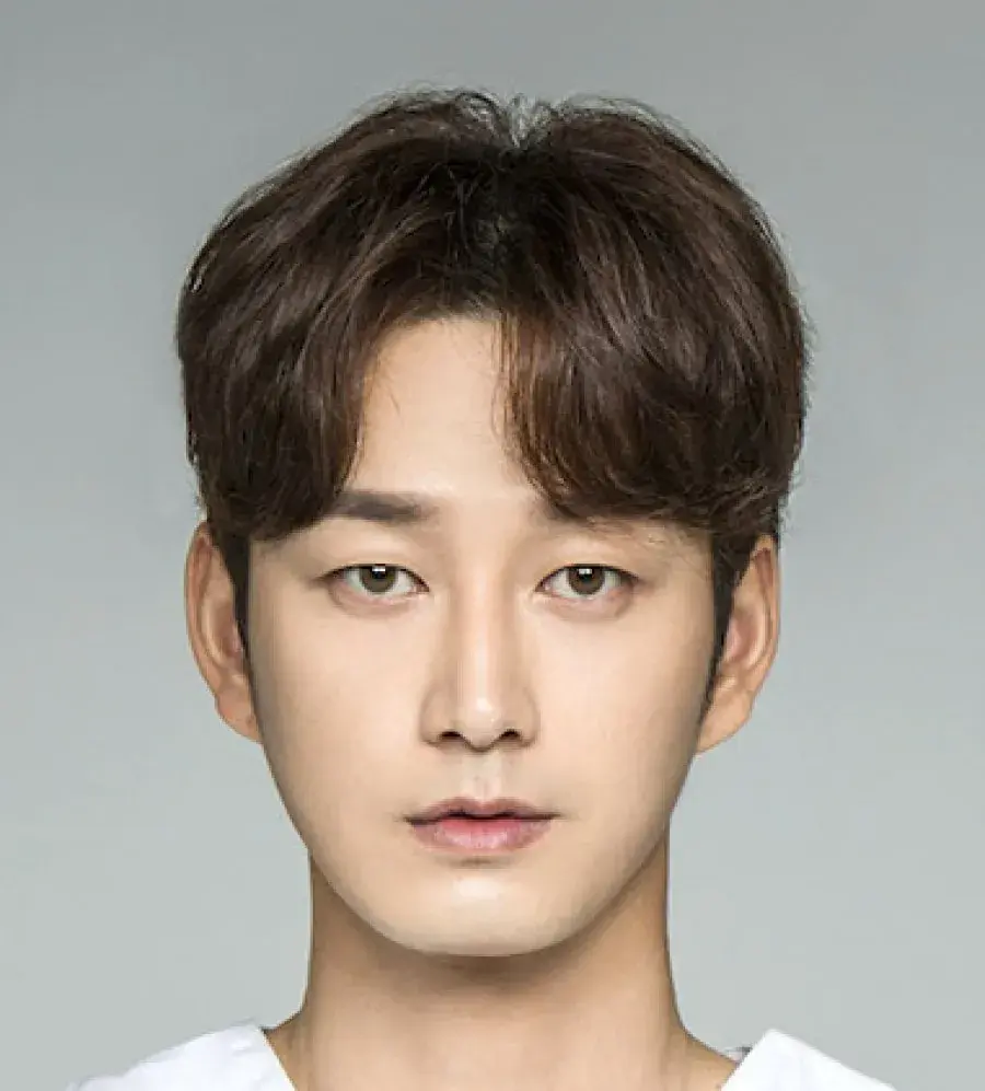بیوگرافی Lee Hyun Wook