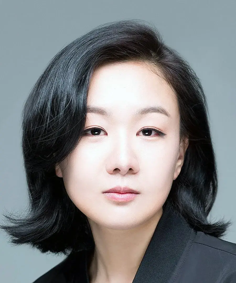 بیوگرافی Jung Hwa Young
