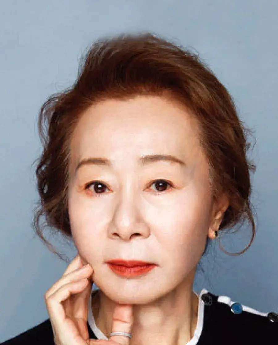 بیوگرافی Youn Yuh Jung