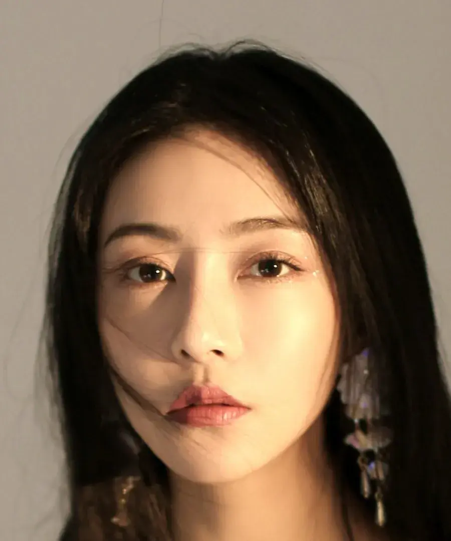 بیوگرافی Yu Xin Tong