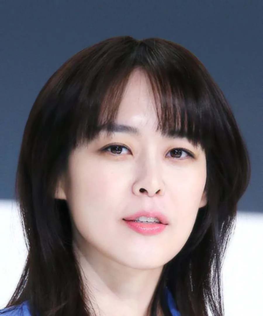 Lee  Ha Na 