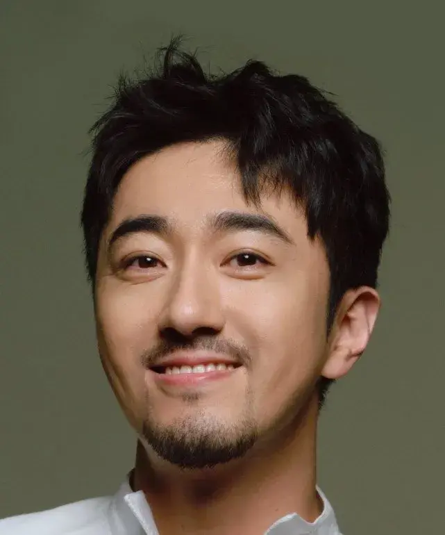 بیوگرافی Lu Xin