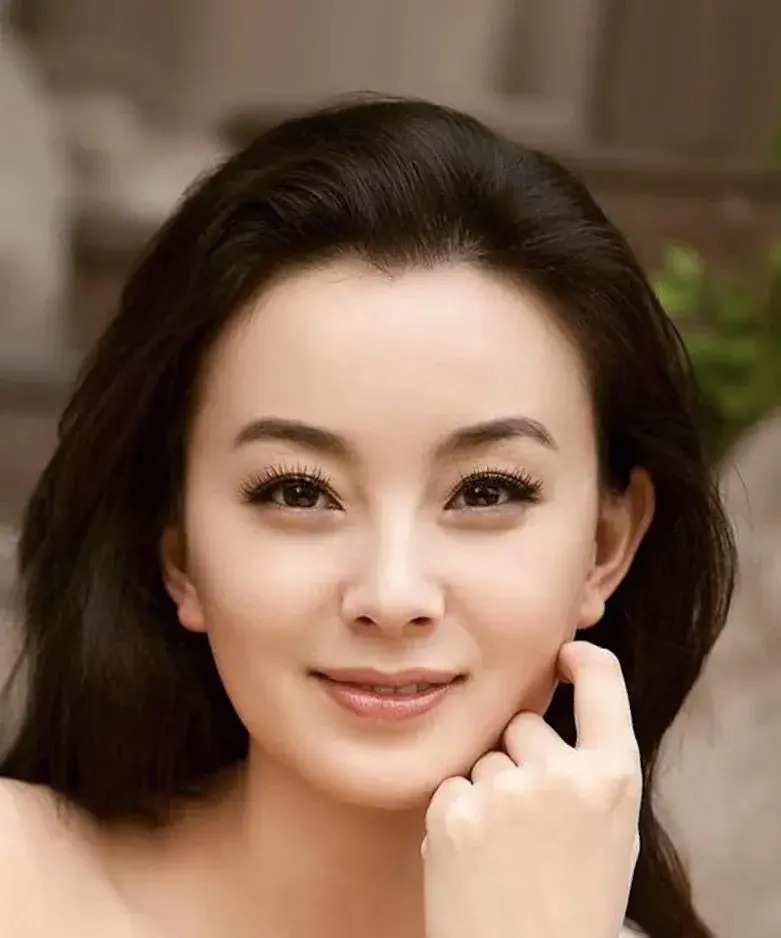 بیوگرافی Zhu Yan