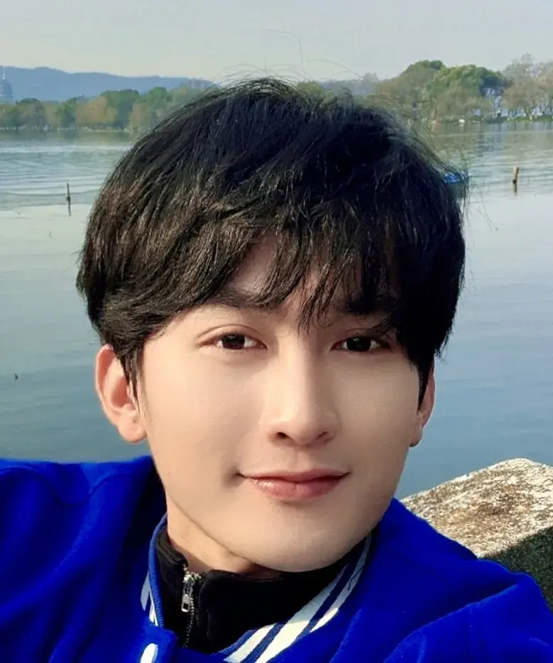 بیوگرافی Huang Xiao Chao