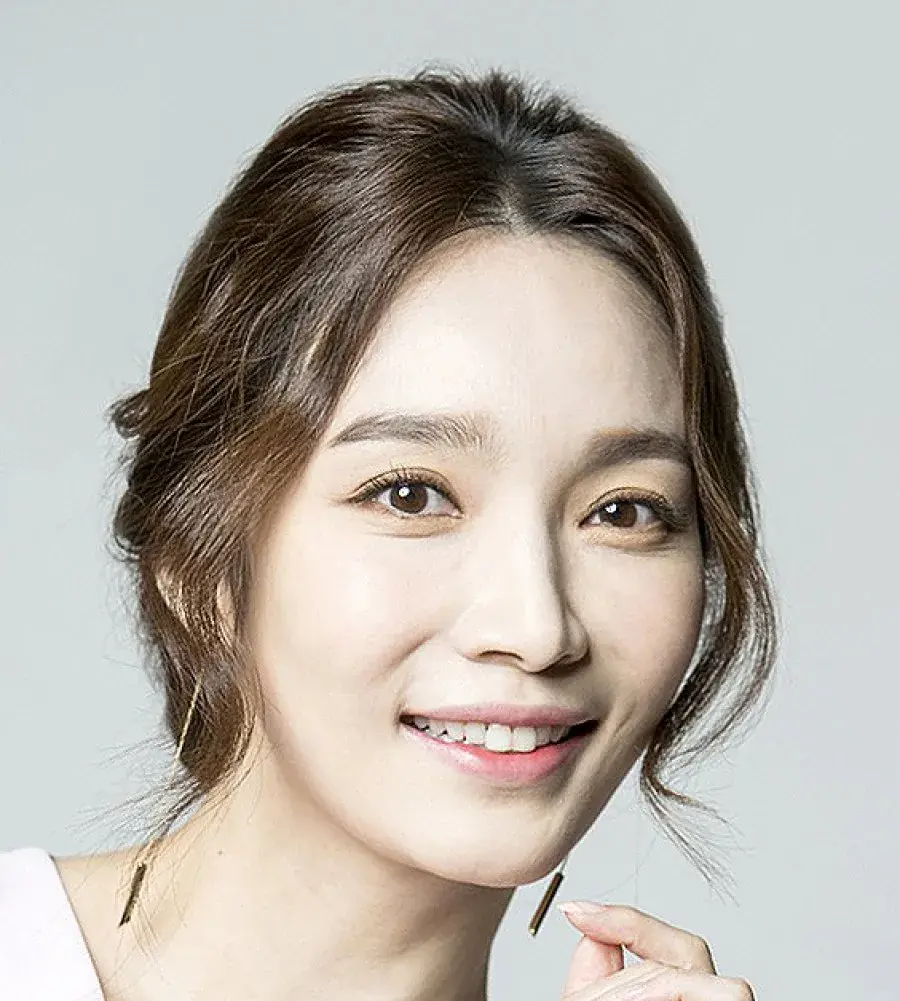 بیوگرافی Lee Min Young