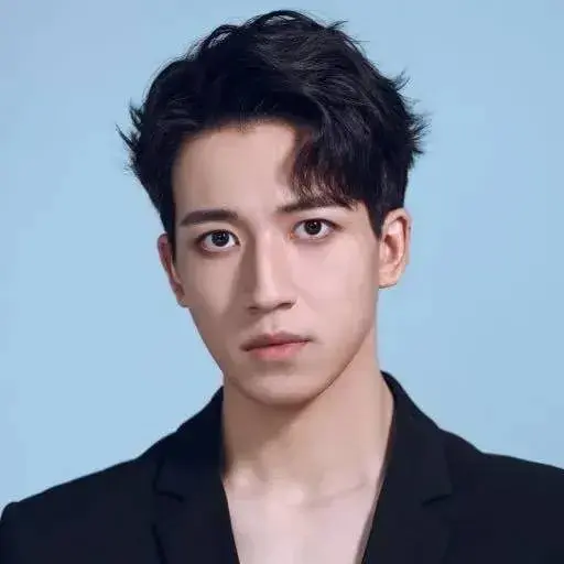 بیوگرافی Zhong Yuan Zhe