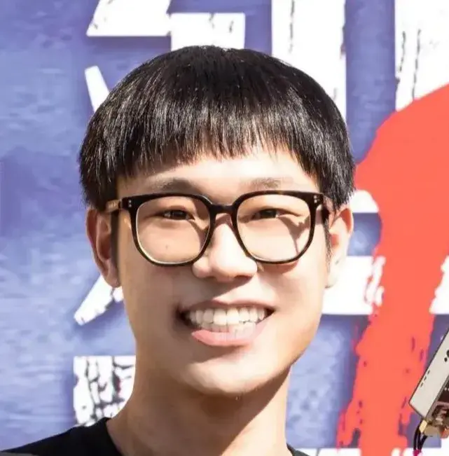 بیوگرافی Qiang Guo Ming