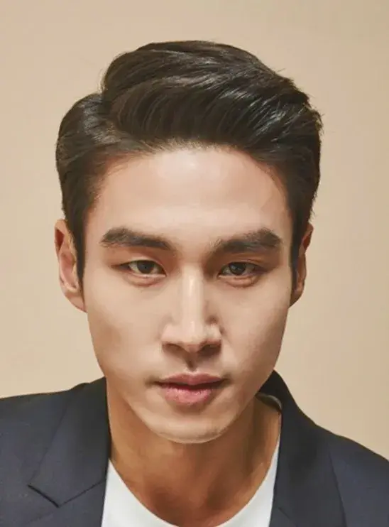 بیوگرافی Lee Won Hee