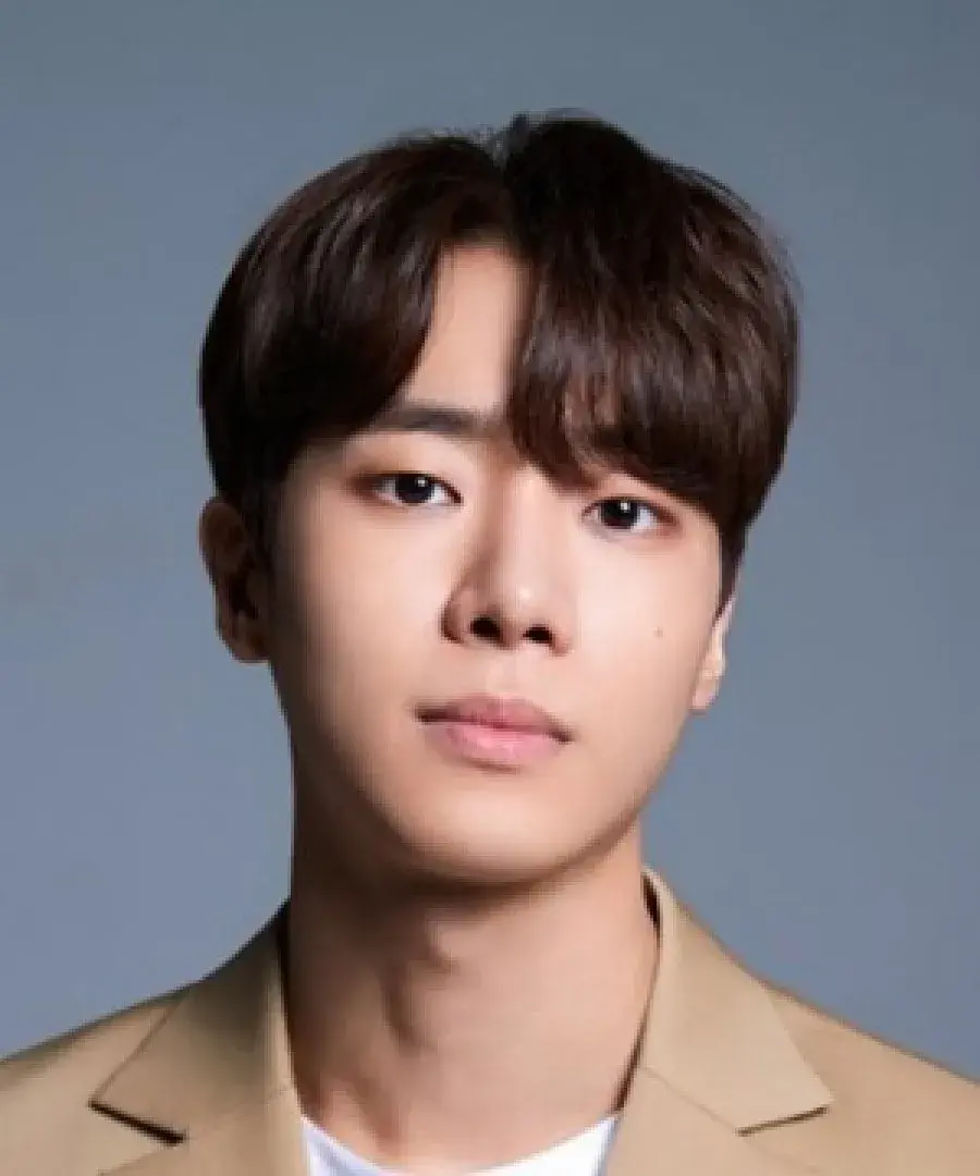 بیوگرافی Choo Young Woo