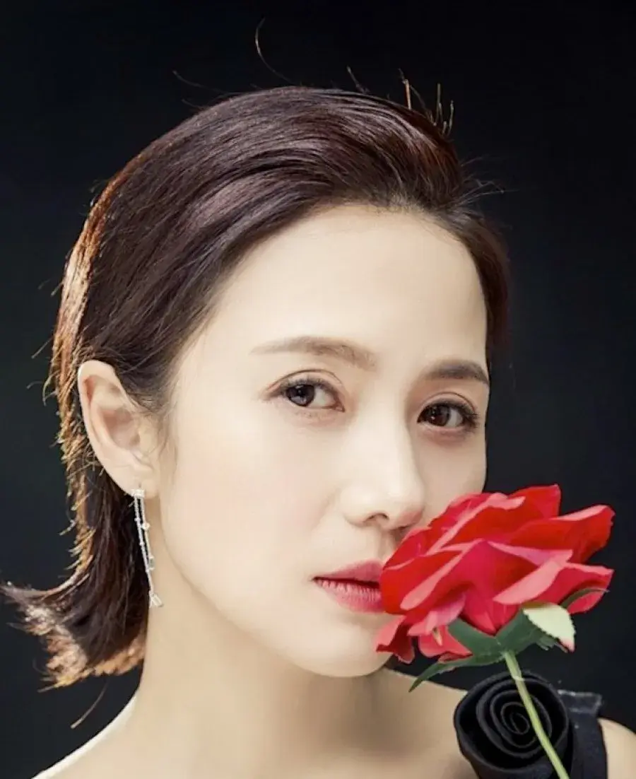 بیوگرافی Qu Hai Feng