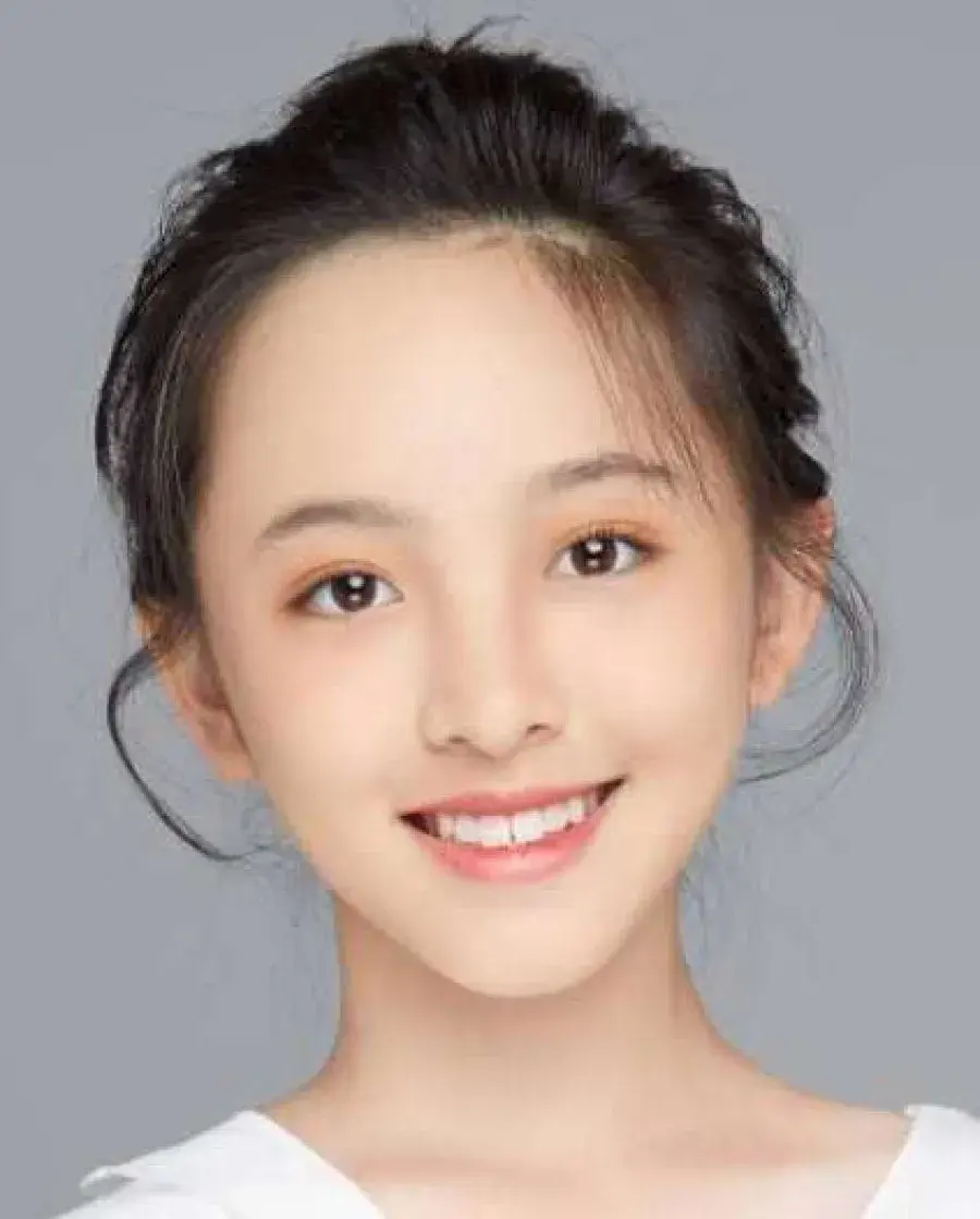بیوگرافی Ren Fei Er