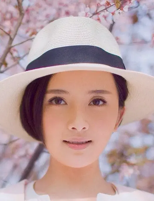 بیوگرافی Li Yi Ling