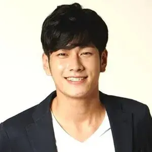 بیوگرافی Jin Woo Jin