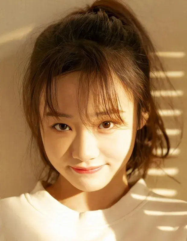 بیوگرافی Lou Xin Yue