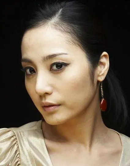 بیوگرافی Yeom Hyun Hee