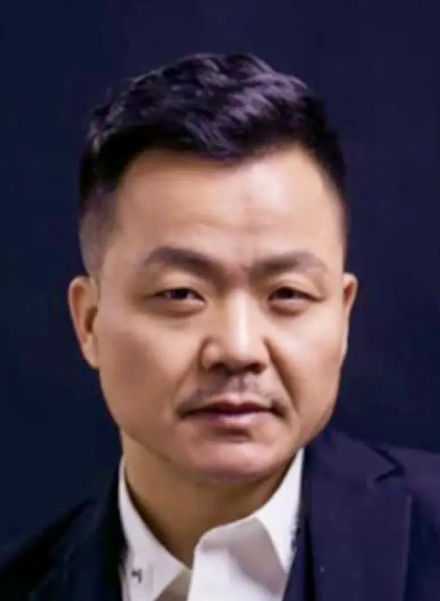 بیوگرافی  Wang Jun