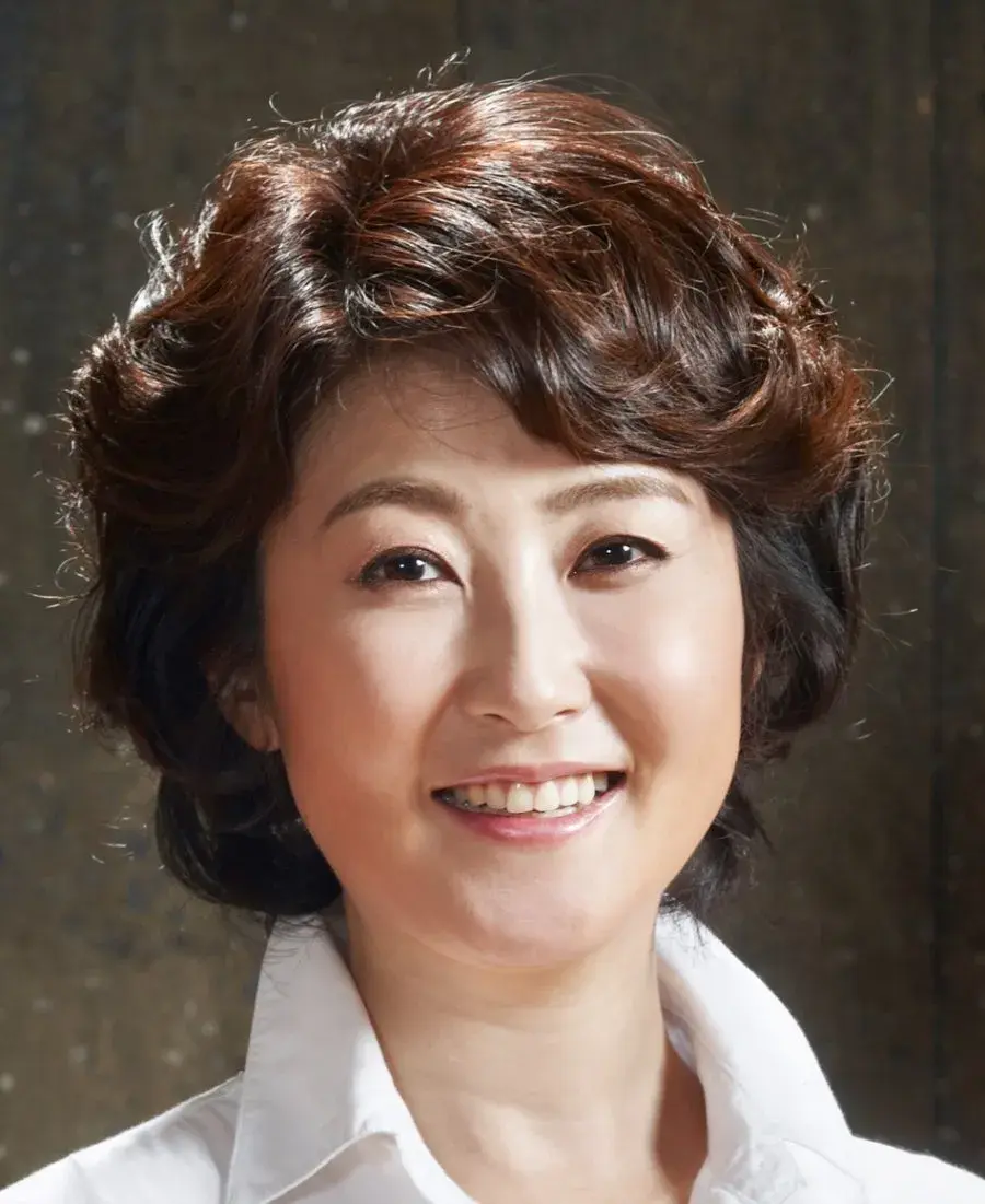 بیوگرافی Kim Shi Young
