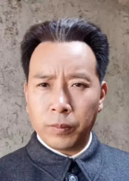 بیوگرافی Dong Li Yong