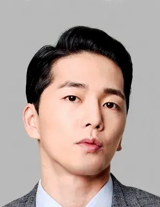 بیوگرافی Lee Hyun Jin