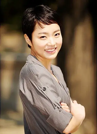 بیوگرافی Lee Ah Lee