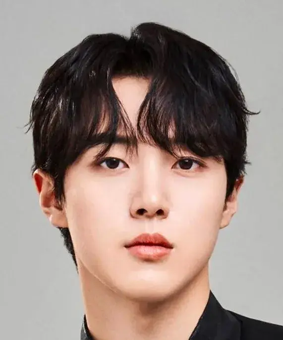 بیوگرافی Kim Yun Su Ro