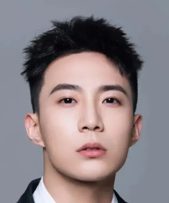 بیوگرافی Zhang Bo Yu