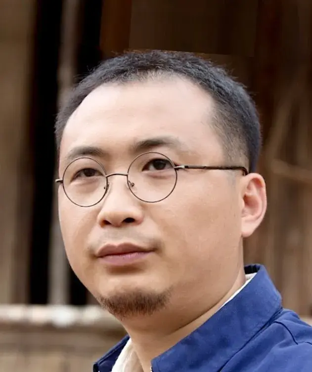 بیوگرافی Li Zhen Qi