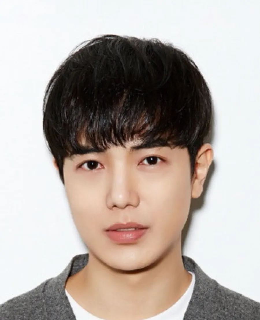  Kim  Young Jun