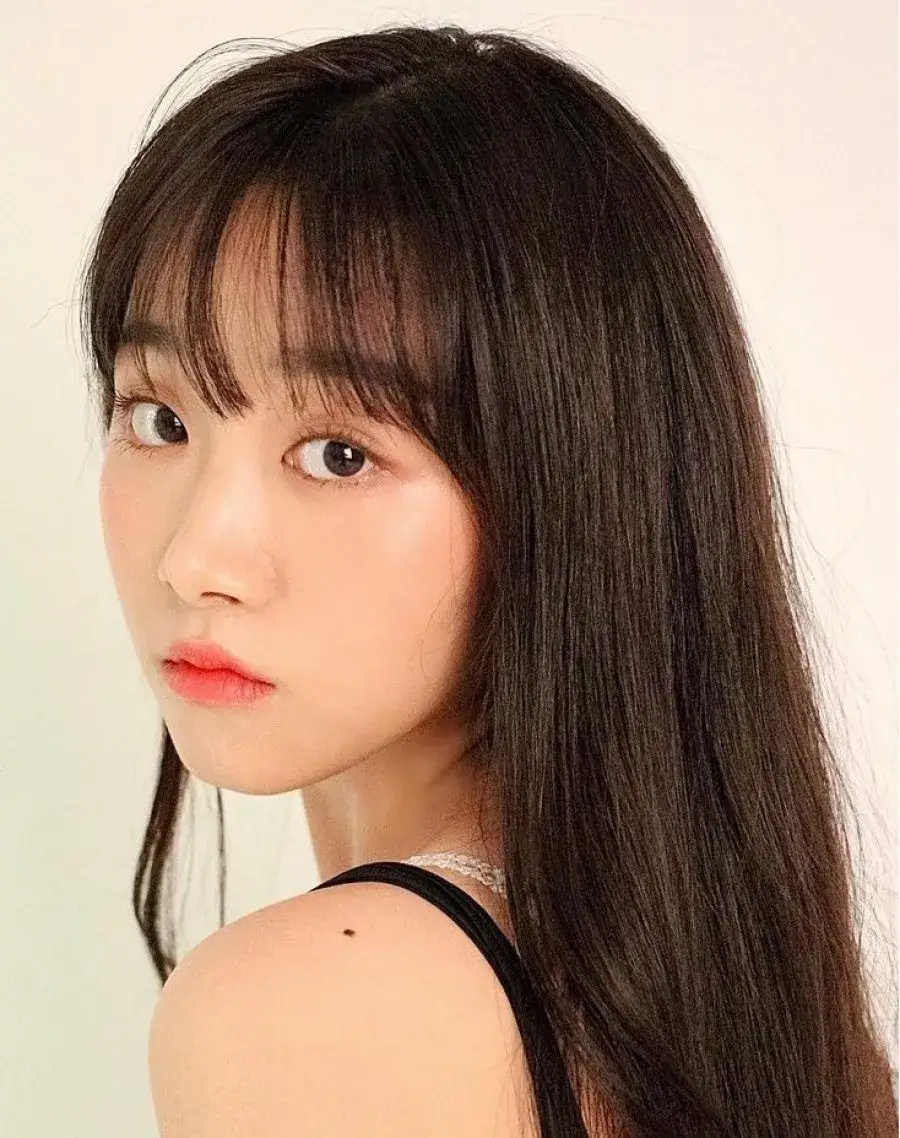 بیوگرافی Yoo Yoo Ji Yeon