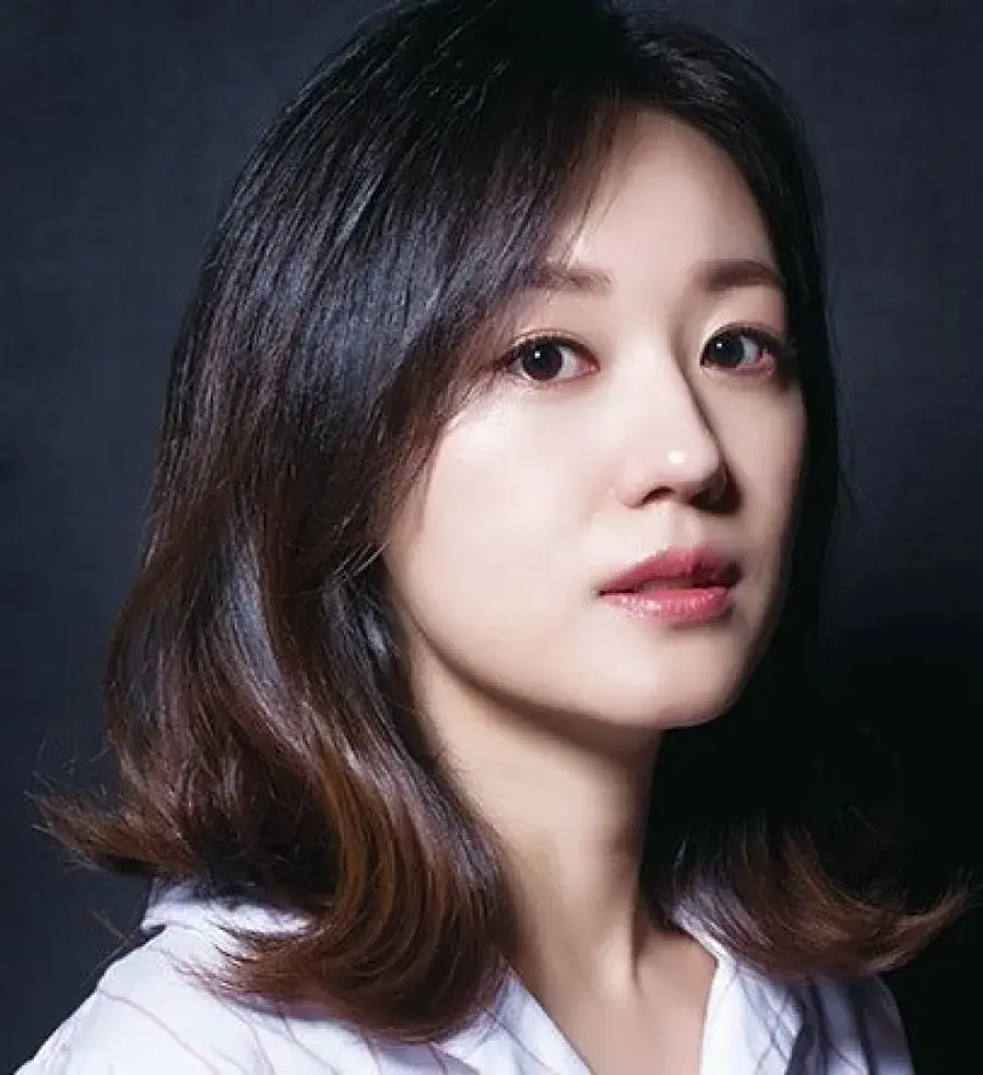 بیوگرافی Lee Eon Jeong