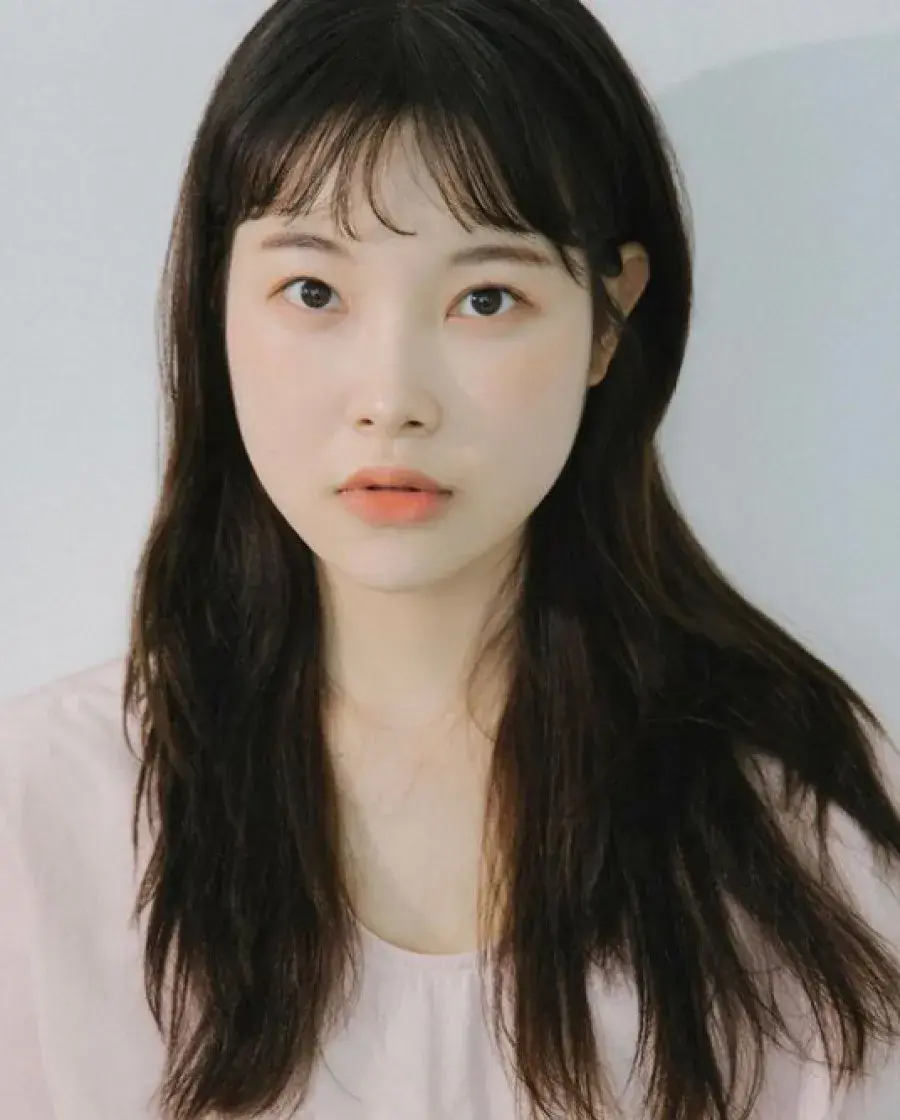 بیوگرافی Kim Ah Young