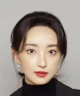 بیوگرافی Ling Zi