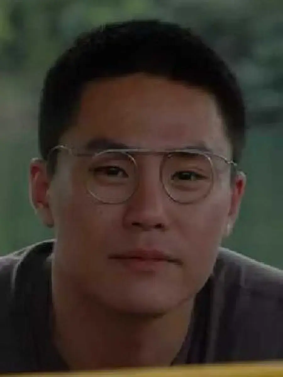 بیوگرافی Zheng Yi