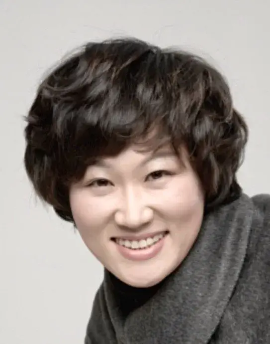 بیوگرافی Yoon Boo Jin