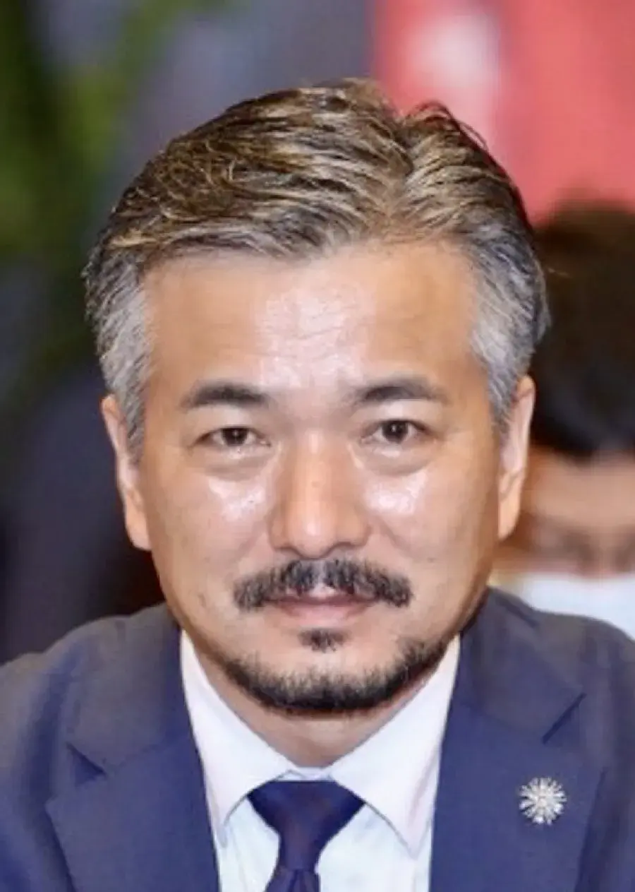 بیوگرافی Li Dong