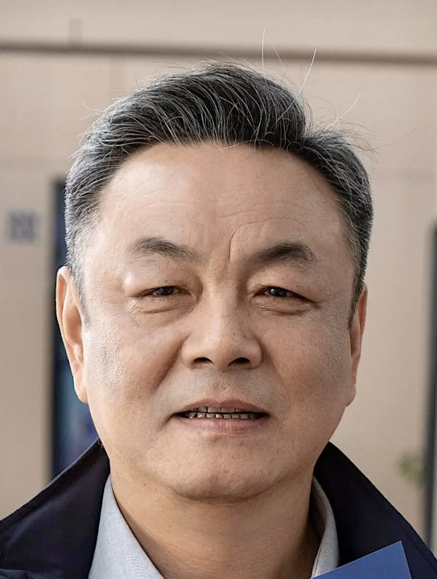 بیوگرافی Cao Yi